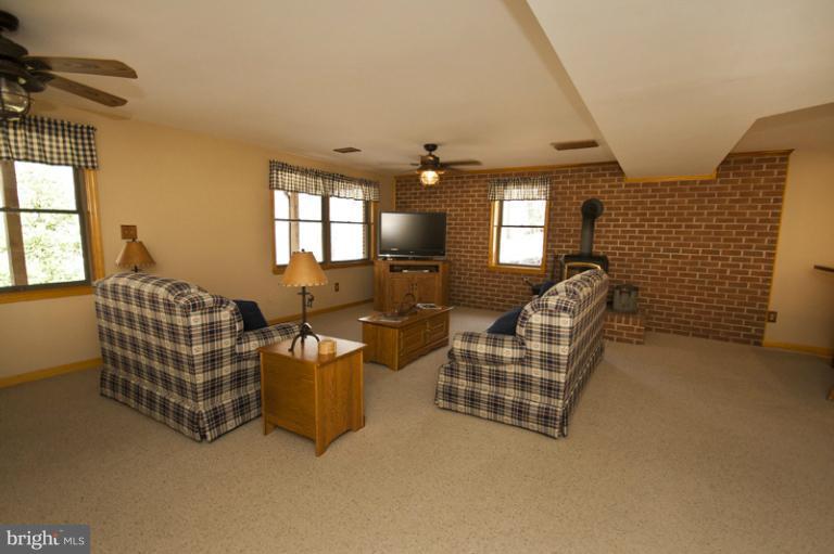 3433 Clayton Road Joppa, MD 21085 - Photo 2 of 28 Family Room