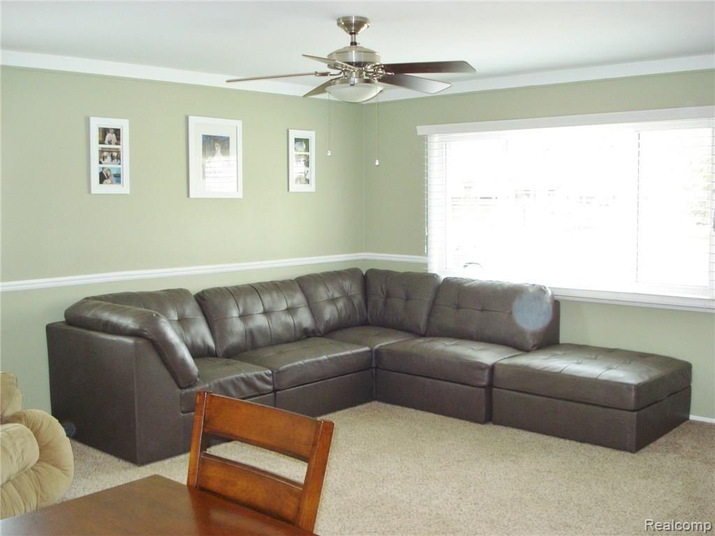 47333 Roland Street Utica, MI 48317 - Photo 3 of 25 DSC05271.JPG