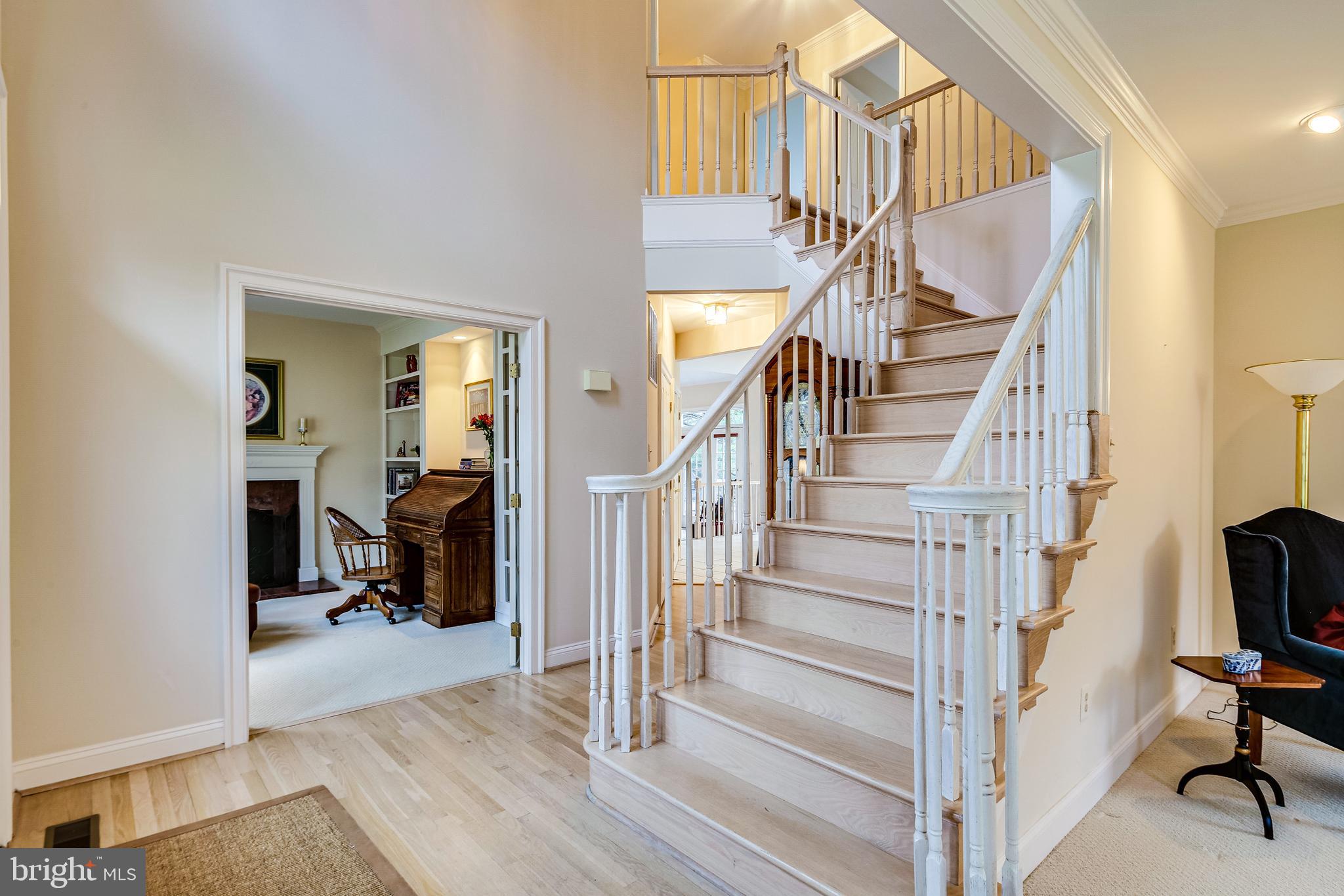 10396 Derby Drive Laurel, MD 20723 - Photo 4 of 41 Spacious foyer/entryway.