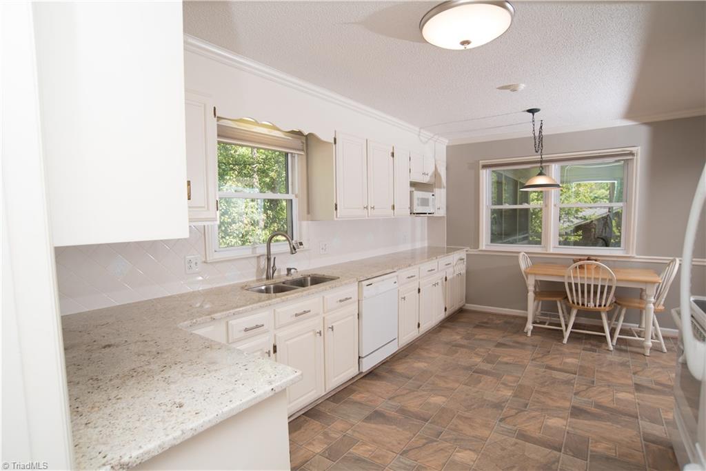 535 Drumheller Road Clemmons, NC 27012 - Photo 7 of 29 Gallery Image 7