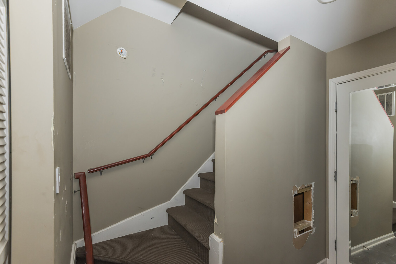 16 South Aberdeen Street, Unit 9 Chicago, IL 60607 - Photo 6 of 24 a view of entryway
