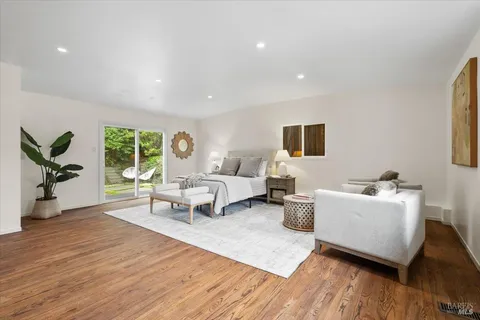 $1,375,000 | 7960 Bella Vista Drive, Sebastopol, CA 95472