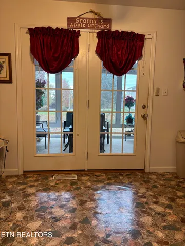 $280,000 | 530 Pine Creek Road, Oneida, TN 37841