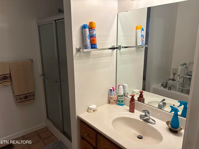 $280,000 | 530 Pine Creek Road, Oneida, TN 37841