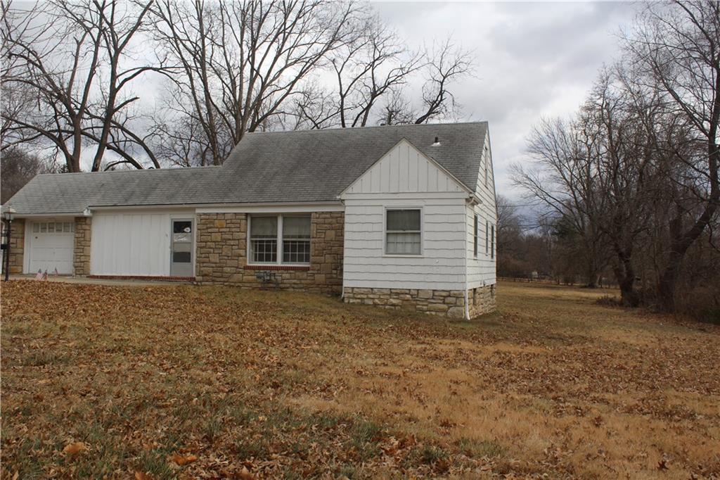 10831 Holmes Road Kansas City, MO 64131 - Photo 1 of 50
