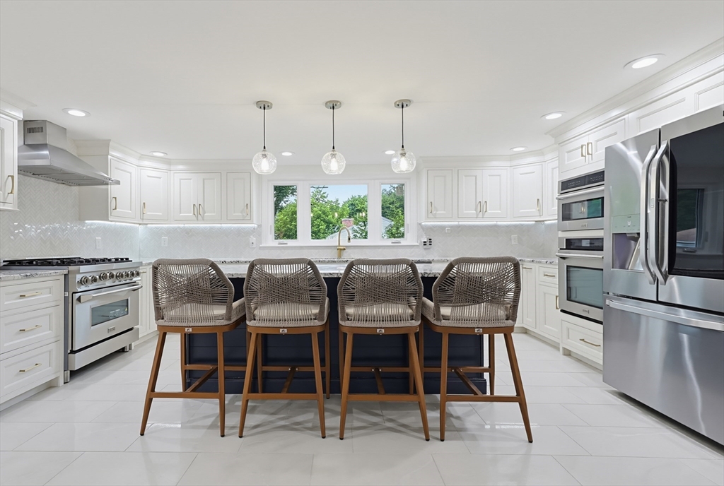 32 Falcon Street Worcester, MA 01603 - Photo 9 of 42