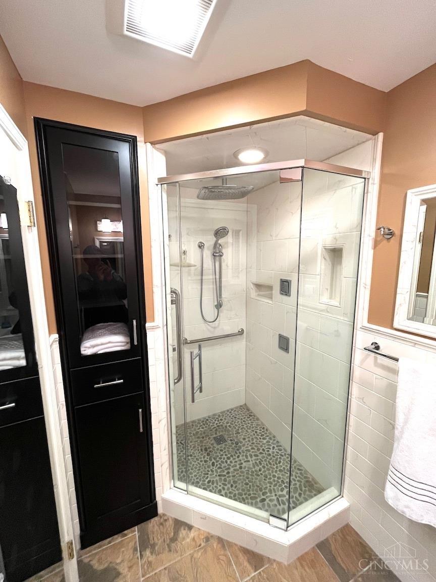 3970 Hanley Road Cincinnati, OH 45247 - Photo 14 of 29