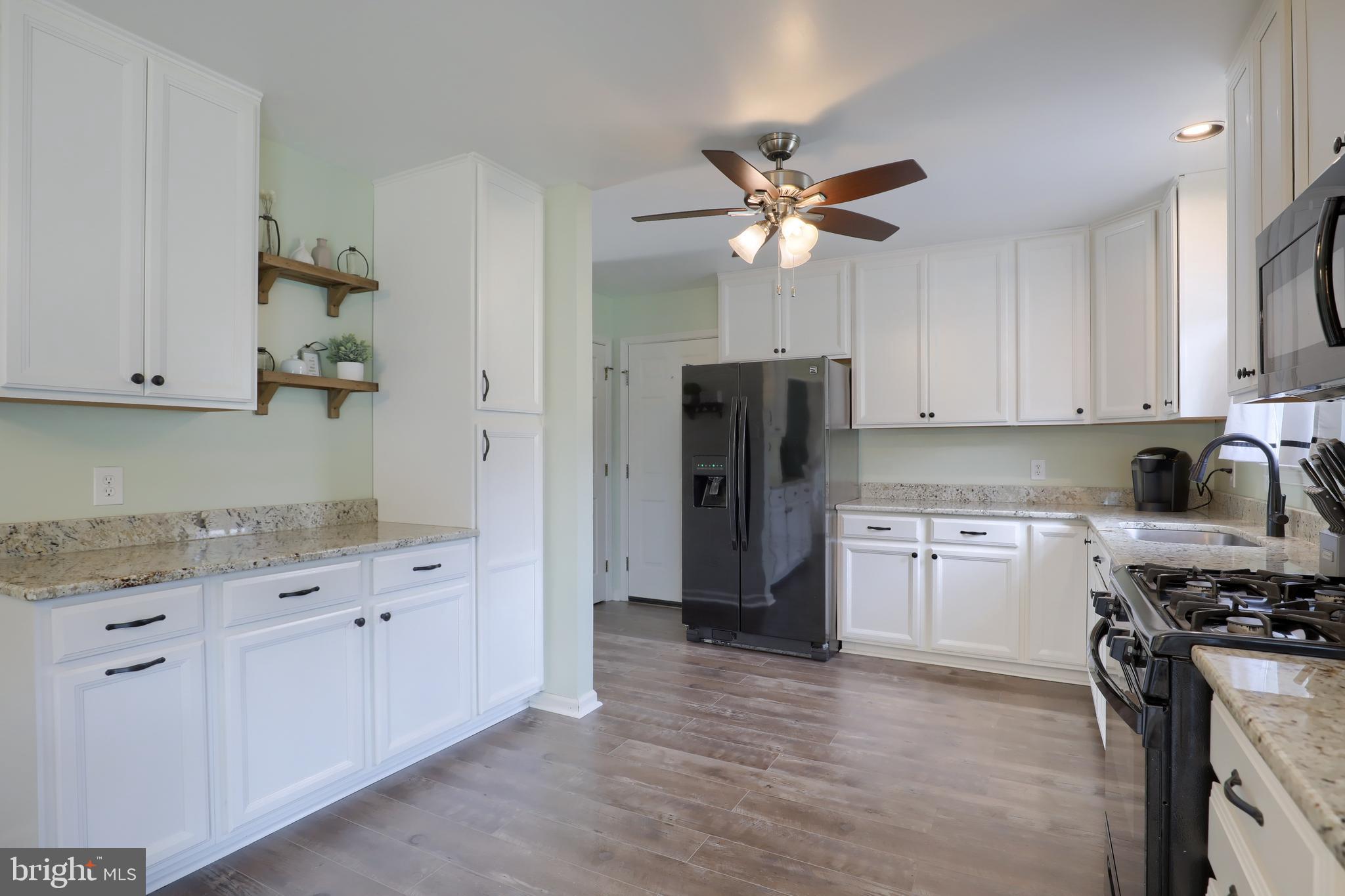 217 Overview Circle West Red Lion, PA 17356 - Photo 8 of 12