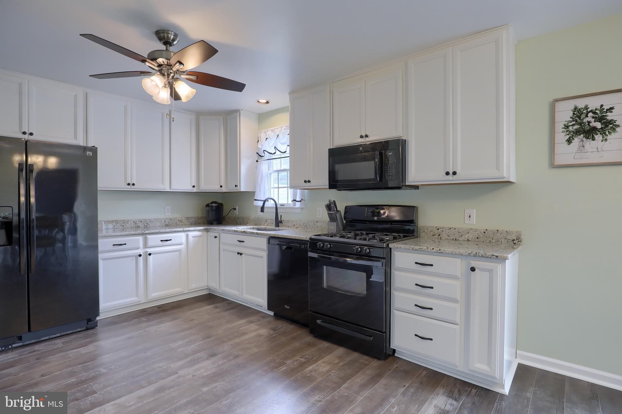 217 Overview Circle West Red Lion, PA 17356 - Photo 9 of 12