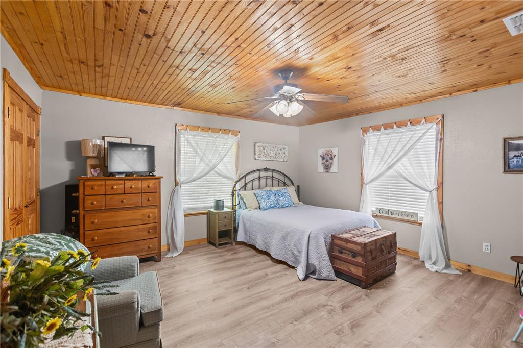 2461 County Road Blossom, TX 75416 - Photo 17 of 27