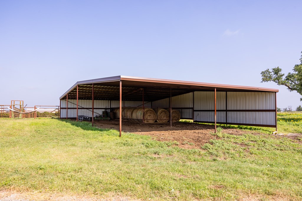 2377 Aviation Loop Fredericksburg, TX 78624 - Photo 45 of 76
