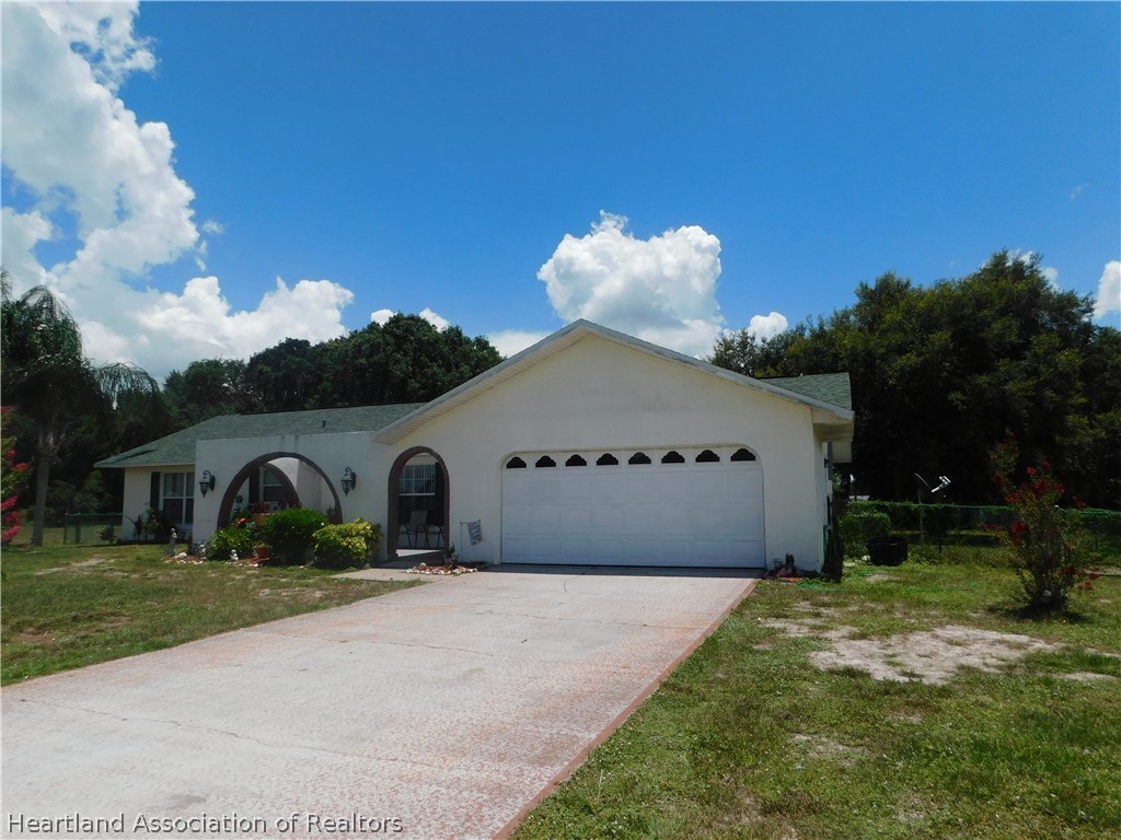 5824 Thunder Road Sebring, FL 33876 - Photo 1 of 16 Gallery Image 1