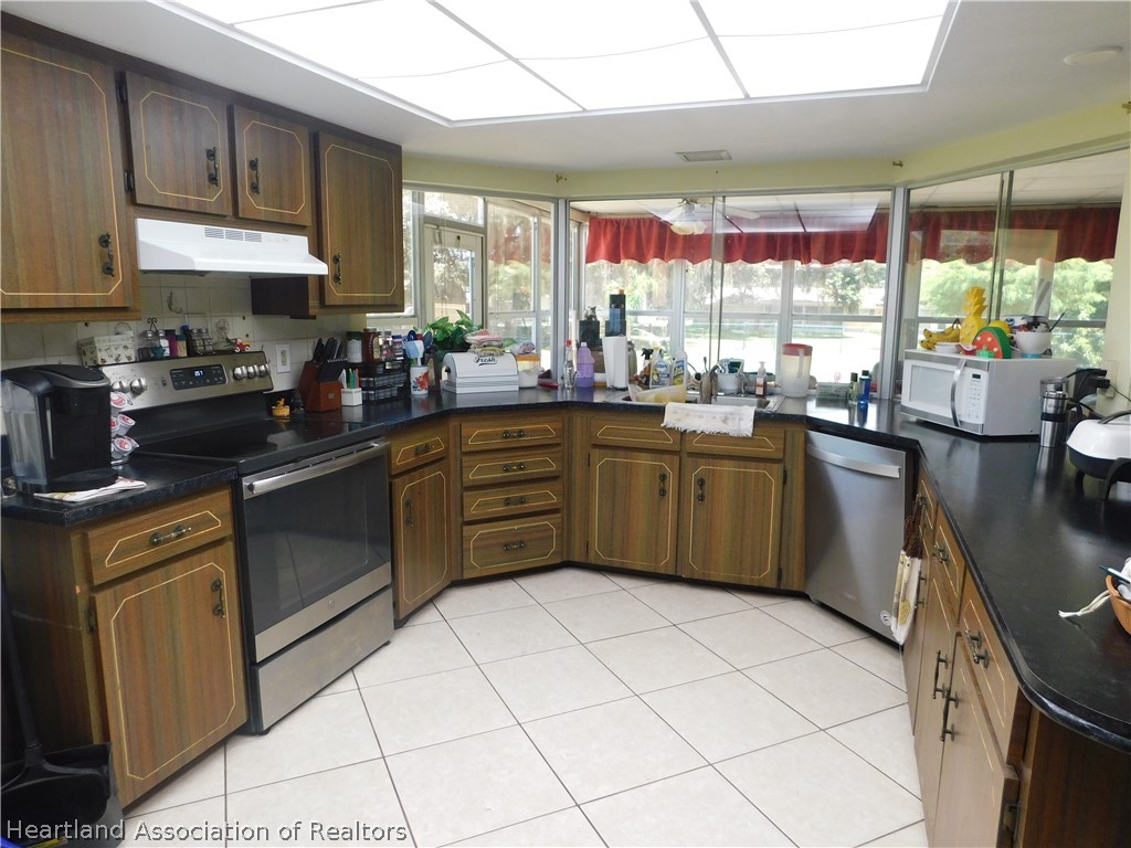 5824 Thunder Road Sebring, FL 33876 - Photo 11 of 16 Gallery Image 11