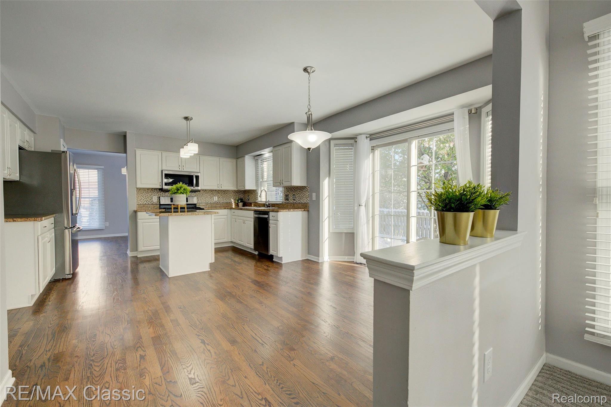 1014 Pointe Pl Boulevard Rochester, MI 48307 - Photo 38 of 80 930A3255_6_7.jpg