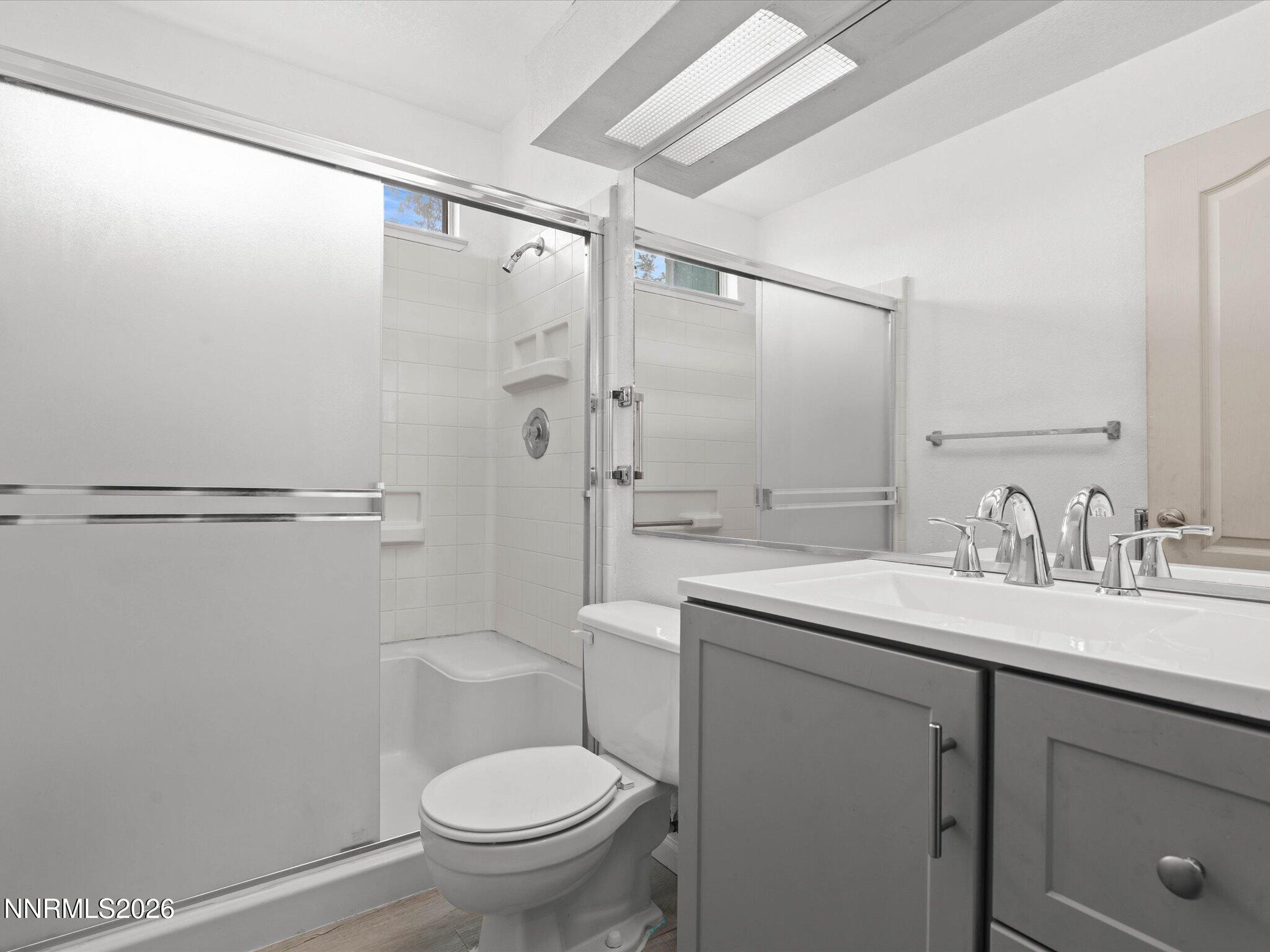 435 Barrel Street Wadsworth, NV 89442 - Photo 16 of 27 435 Guest bathroom