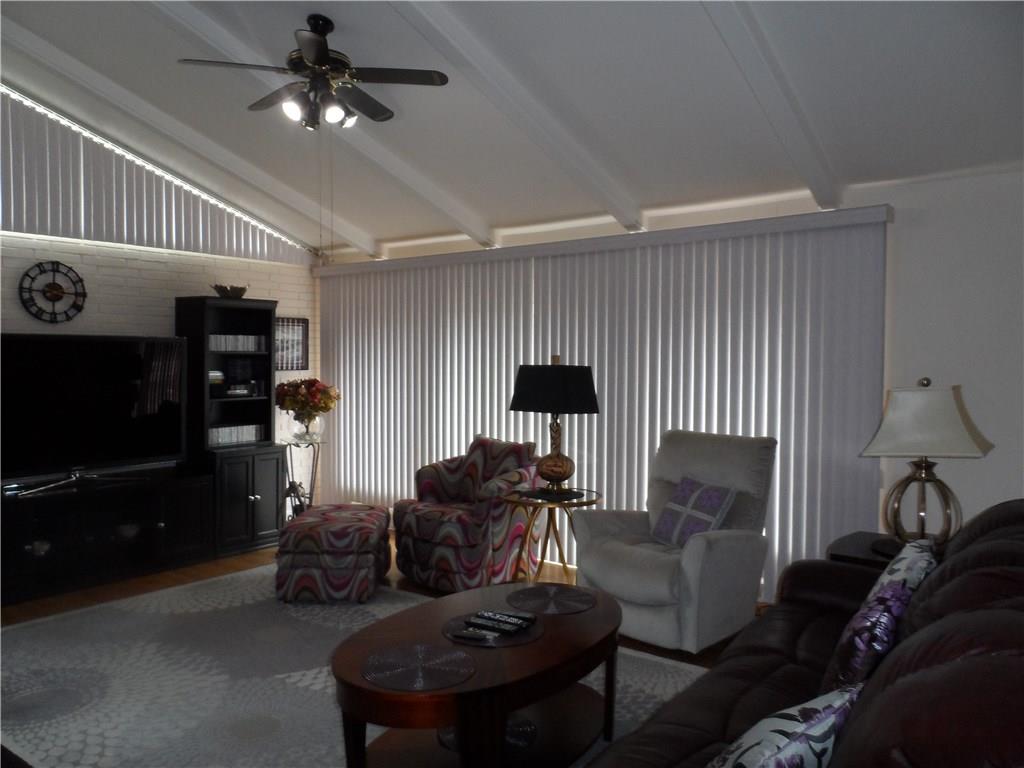 185 McIntyre Road Pittsburgh, PA 15237 - Photo 3 of 25 Gallery Image 3