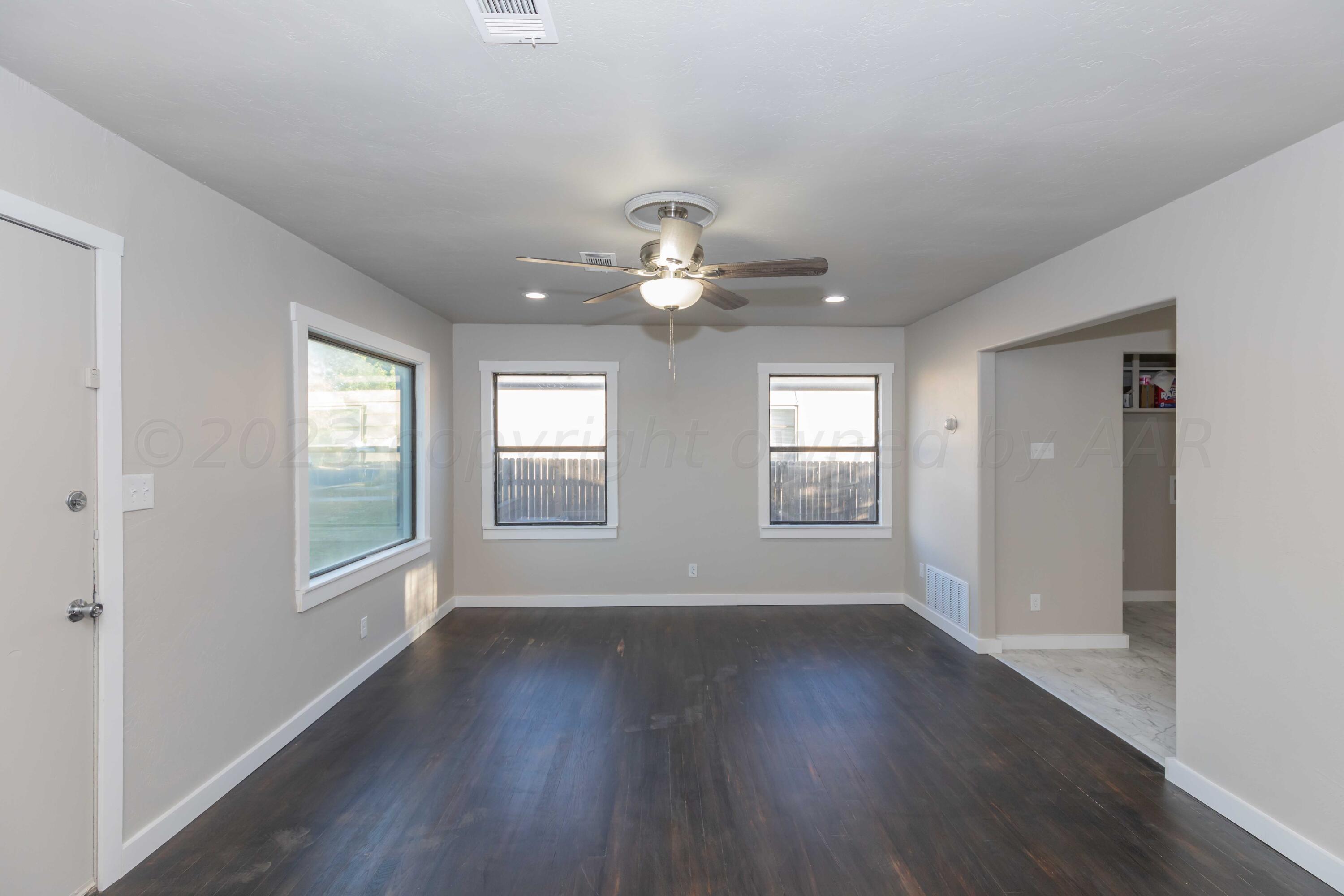 4317 Gables Street Amarillo, TX 79110 - Photo 11 of 29 LIVING ROOM VIEW 3