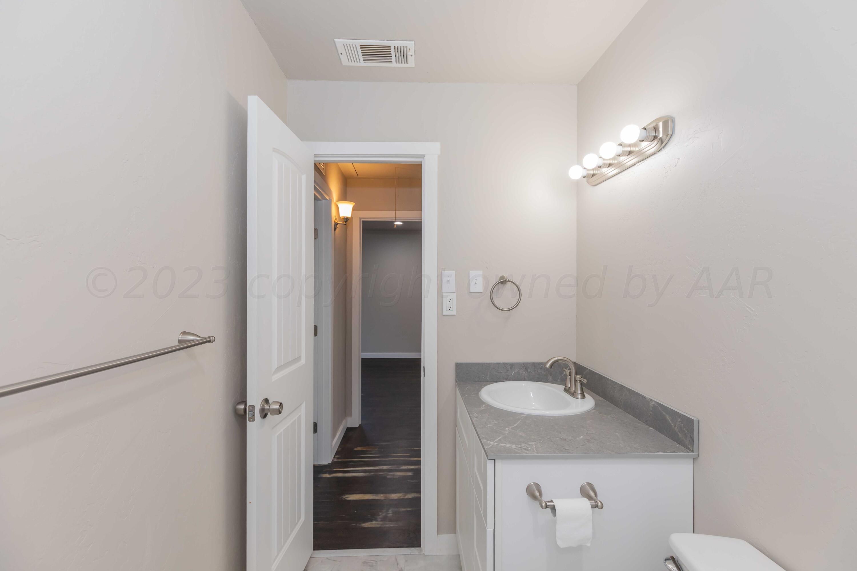4317 Gables Street Amarillo, TX 79110 - Photo 14 of 29 BATHROOM VIEW 2