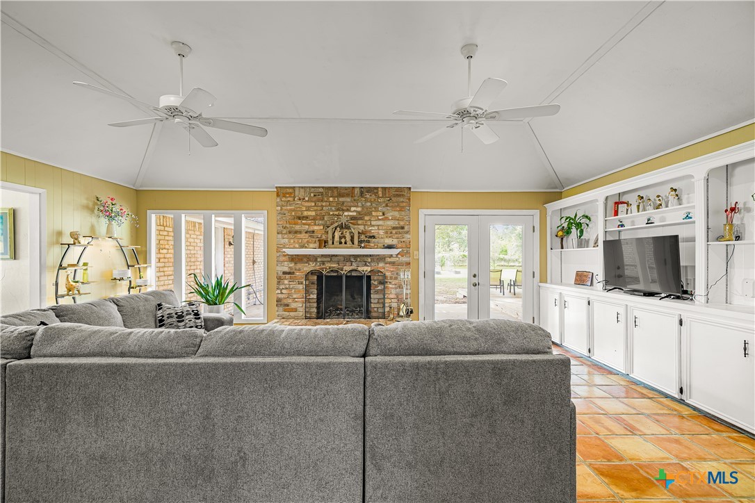 602 Bingham Road Victoria, TX 77904 - Photo 22 of 48