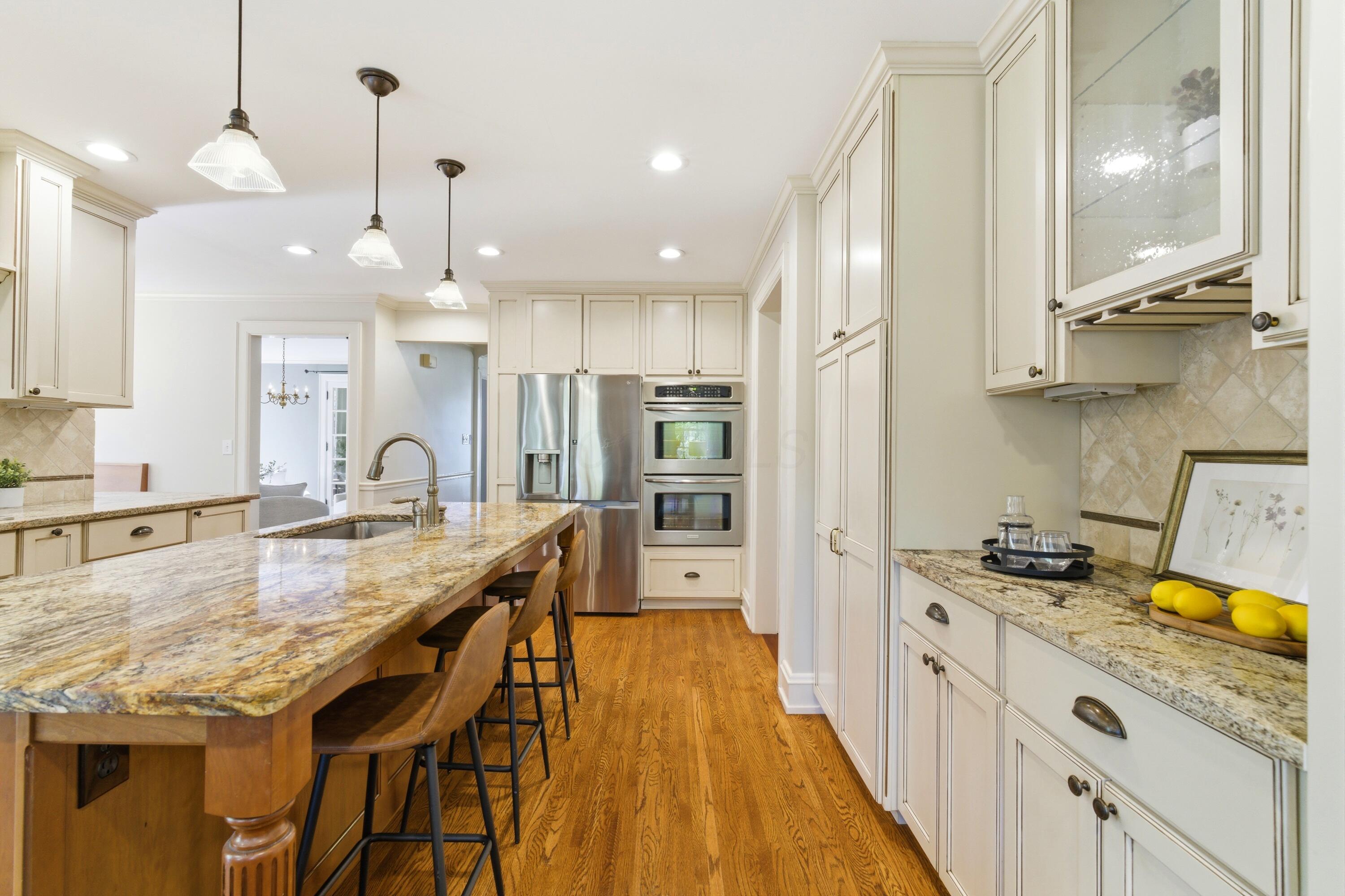 2478 Bryden Road Columbus, OH 43209 - Photo 14 of 78 Island