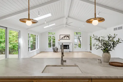 $1,795,000 | 853 Sauganash Drive, Fontana, WI 53125