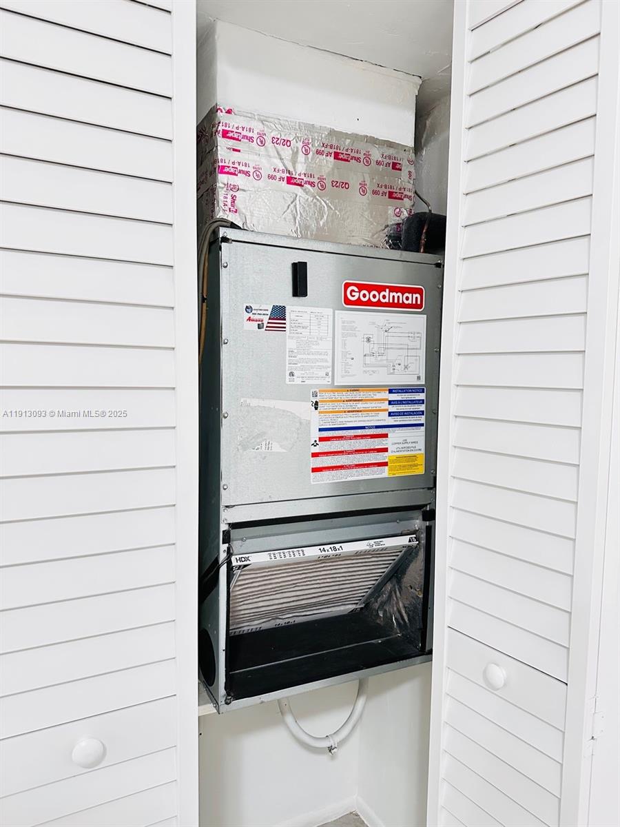 3490 Foxcroft Road, Unit B208 Miramar, FL 33025 - Photo 32 of 32 a utility room with dryer and washer