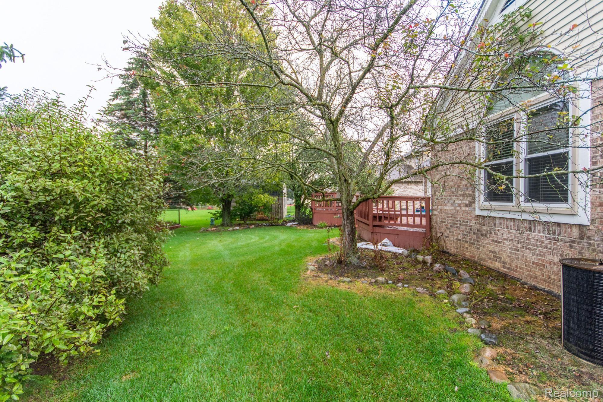 46656 Hanford Road Canton, MI 48187 - Photo 24 of 28 DSC_3287.jpg