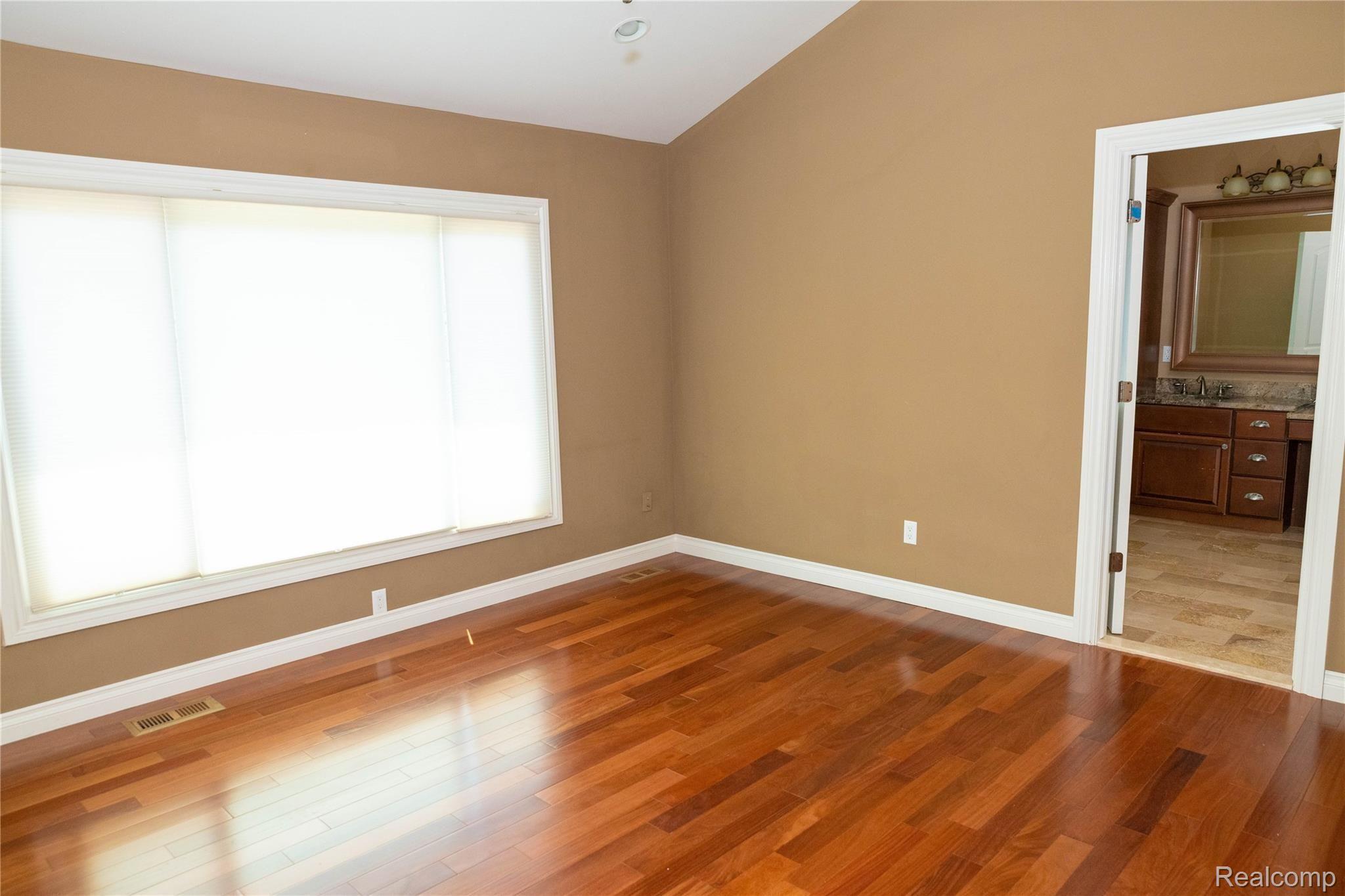743 Woodfield Way Rochester, MI 48307 - Photo 19 of 27 1-42.jpg