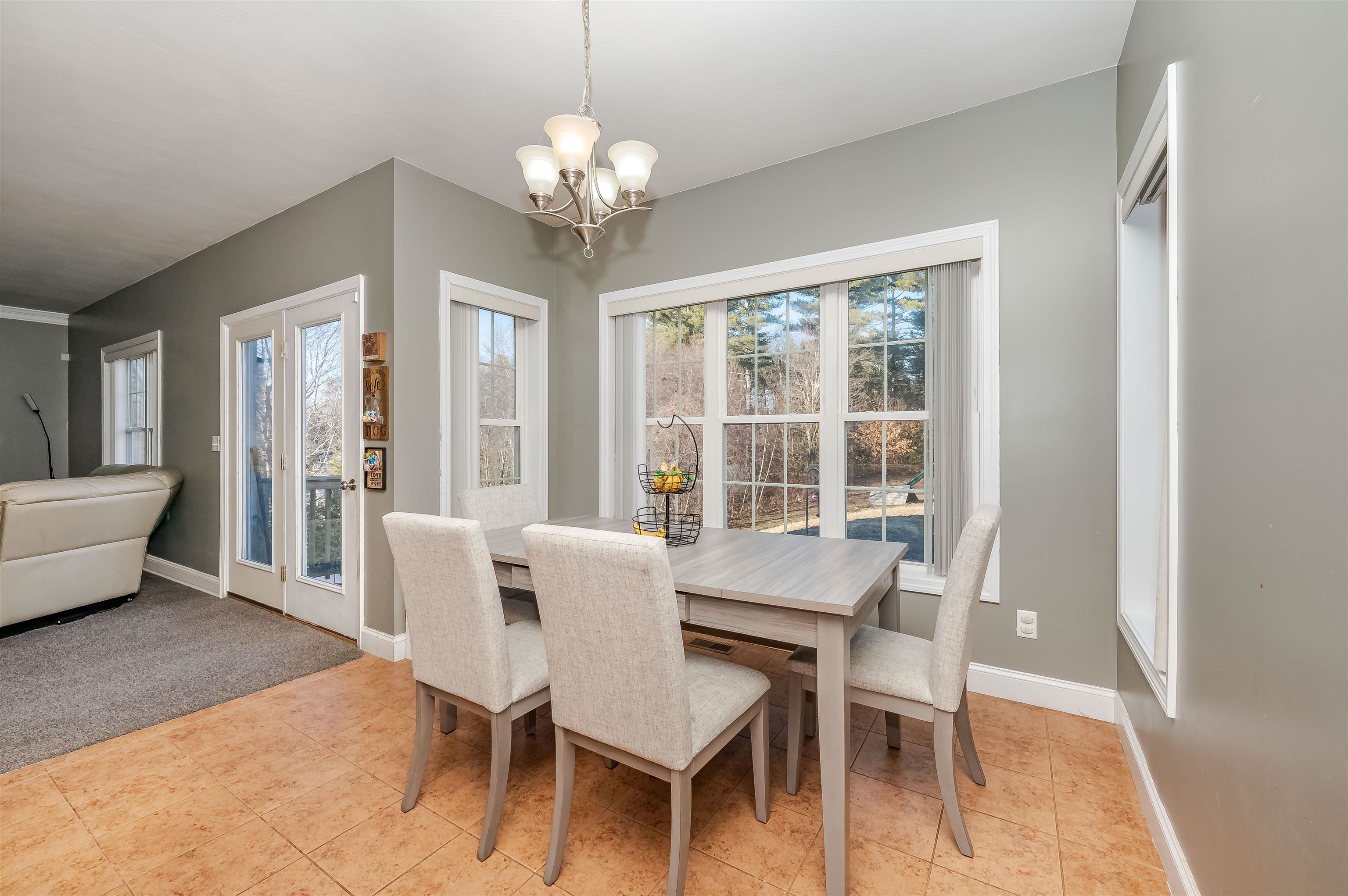 16 Pond Road Raymond, NH 03077 - Photo 6 of 18