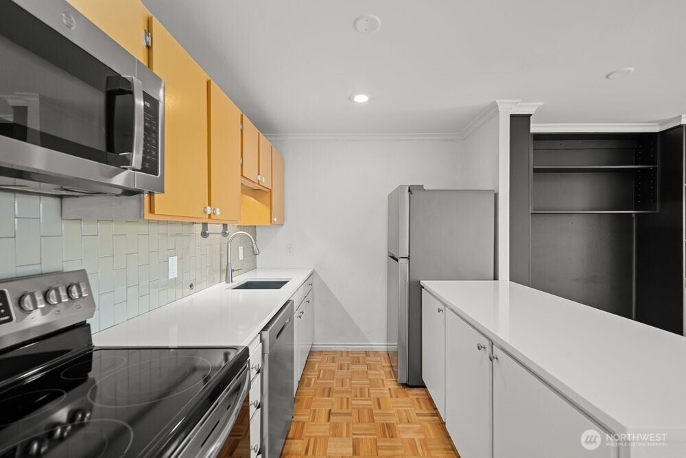 303 North 44th Street, Unit 203 Seattle, WA 98103 - Photo 12 of 40 Gallery Image 12