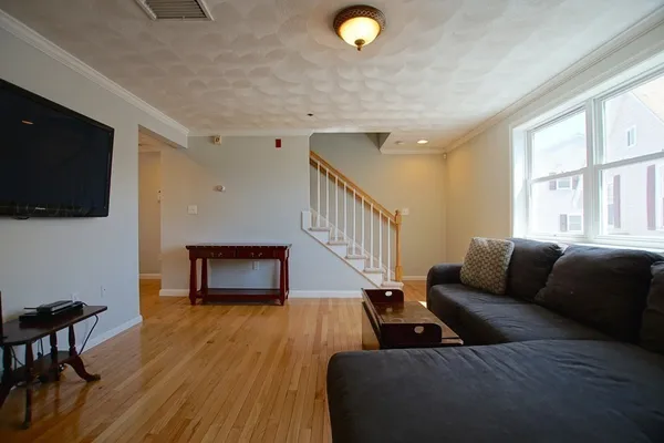 $3,200 | 13 Endicott Street, Unit 1, Peabody, MA 01960