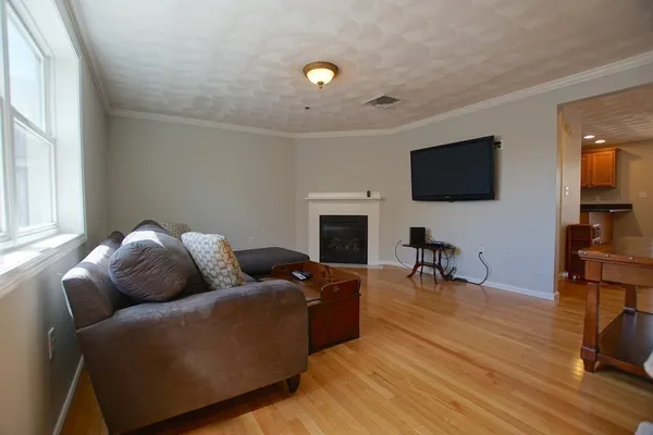 $3,200 | 13 Endicott Street, Unit 1, Peabody, MA 01960