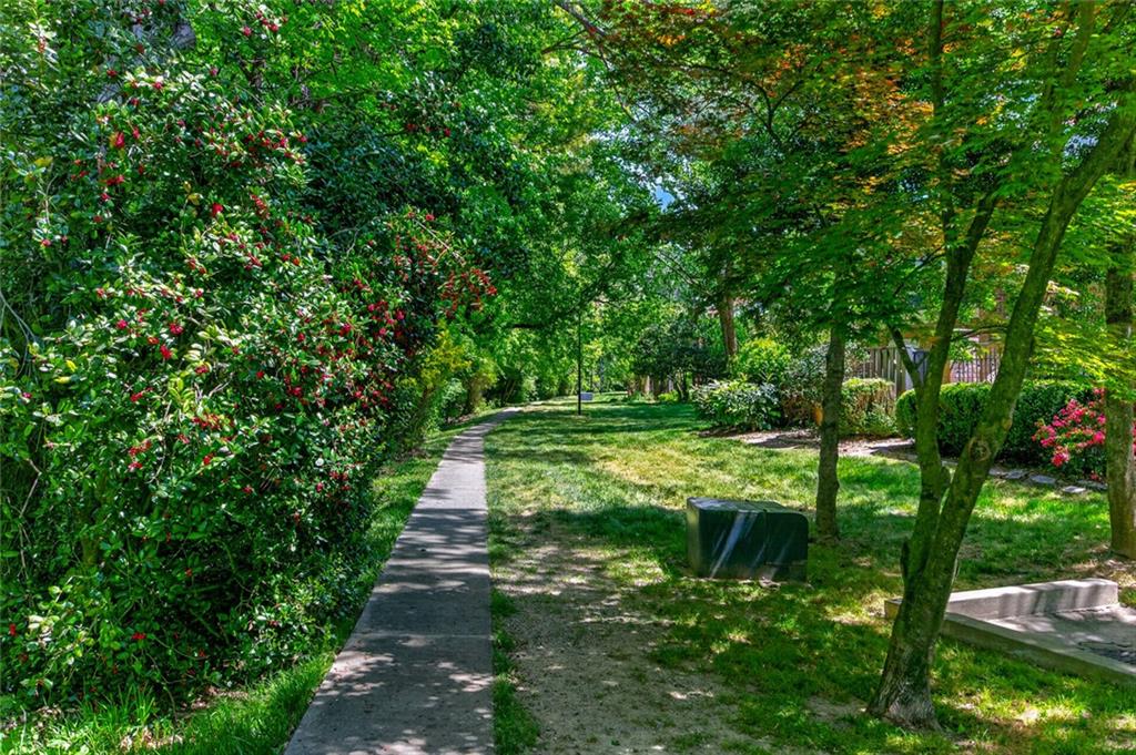 9 Scotland Place Northwest Atlanta, GA 30318 - Photo 38 of 49 a view of yard with green space