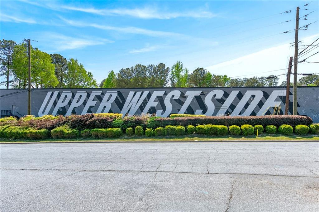 9 Scotland Place Northwest Atlanta, GA 30318 - Photo 42 of 49 a view of small yard