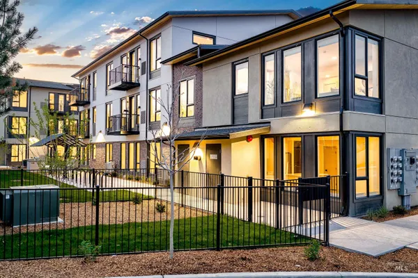 $339,000 | 2312 Broadway Avenue, Unit A102, Boise, ID 83706