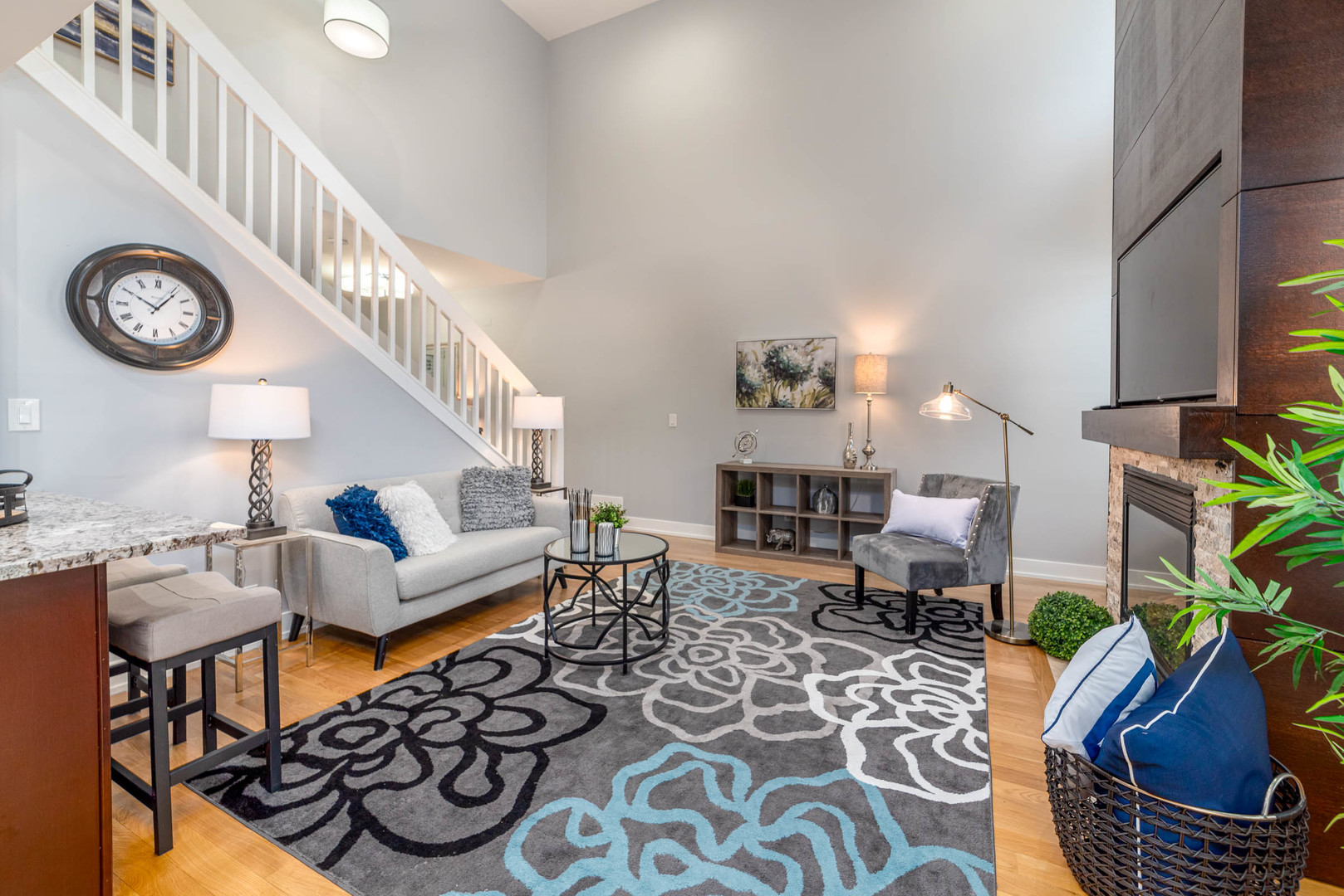 968 Oak Ridge Boulevard Elgin, IL 60120 - Photo 4 of 27