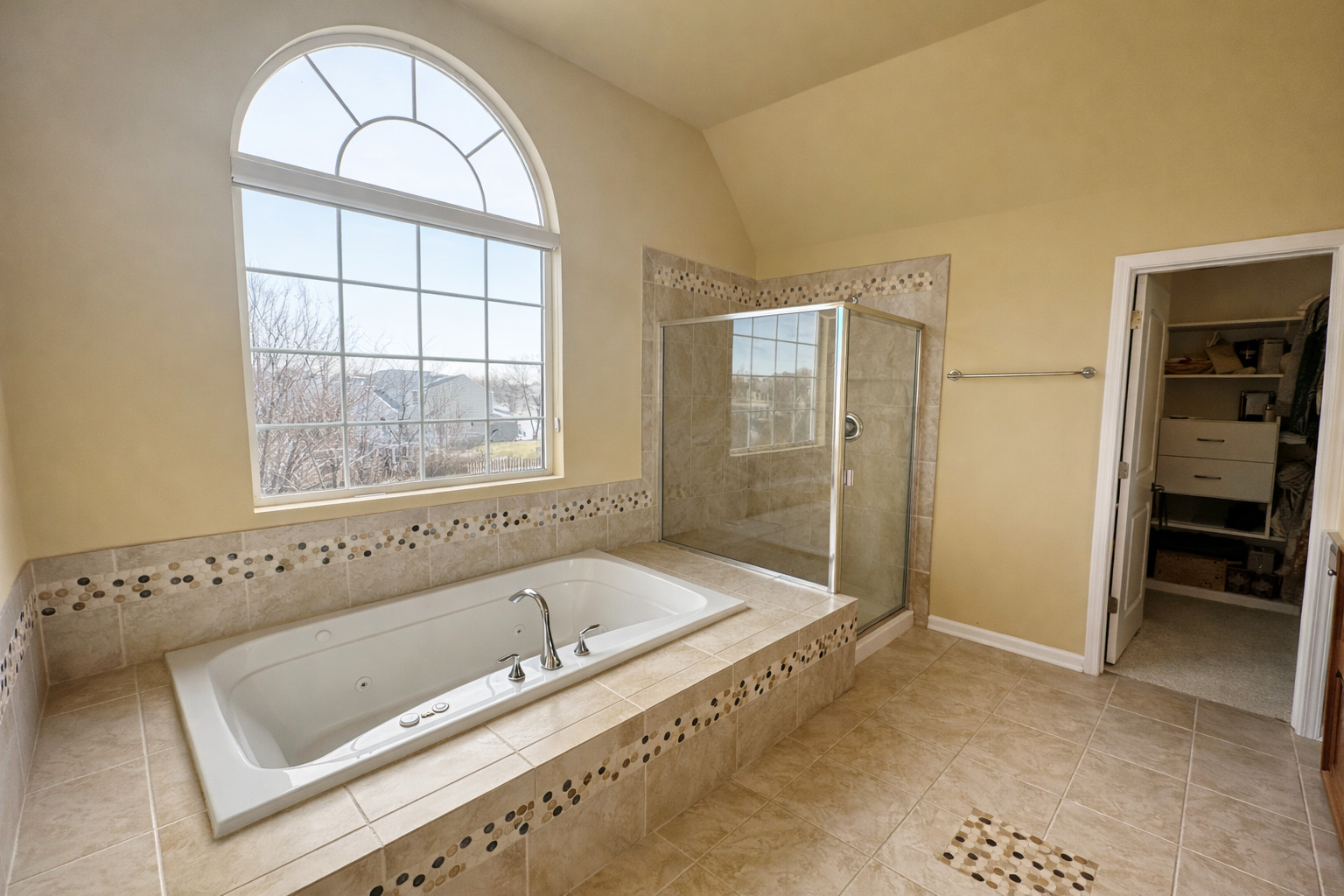4304 Champion Road Naperville, IL 60564 - Photo 17 of 35 Gallery Image 17