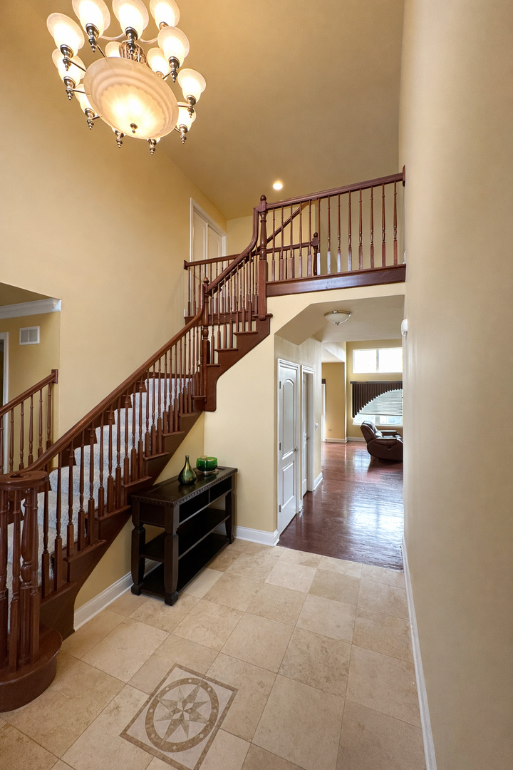 4304 Champion Road Naperville, IL 60564 - Photo 3 of 11