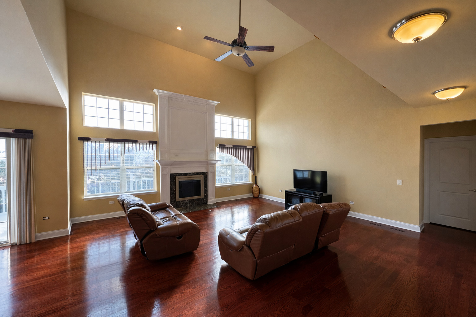 4304 Champion Road Naperville, IL 60564 - Photo 5 of 11