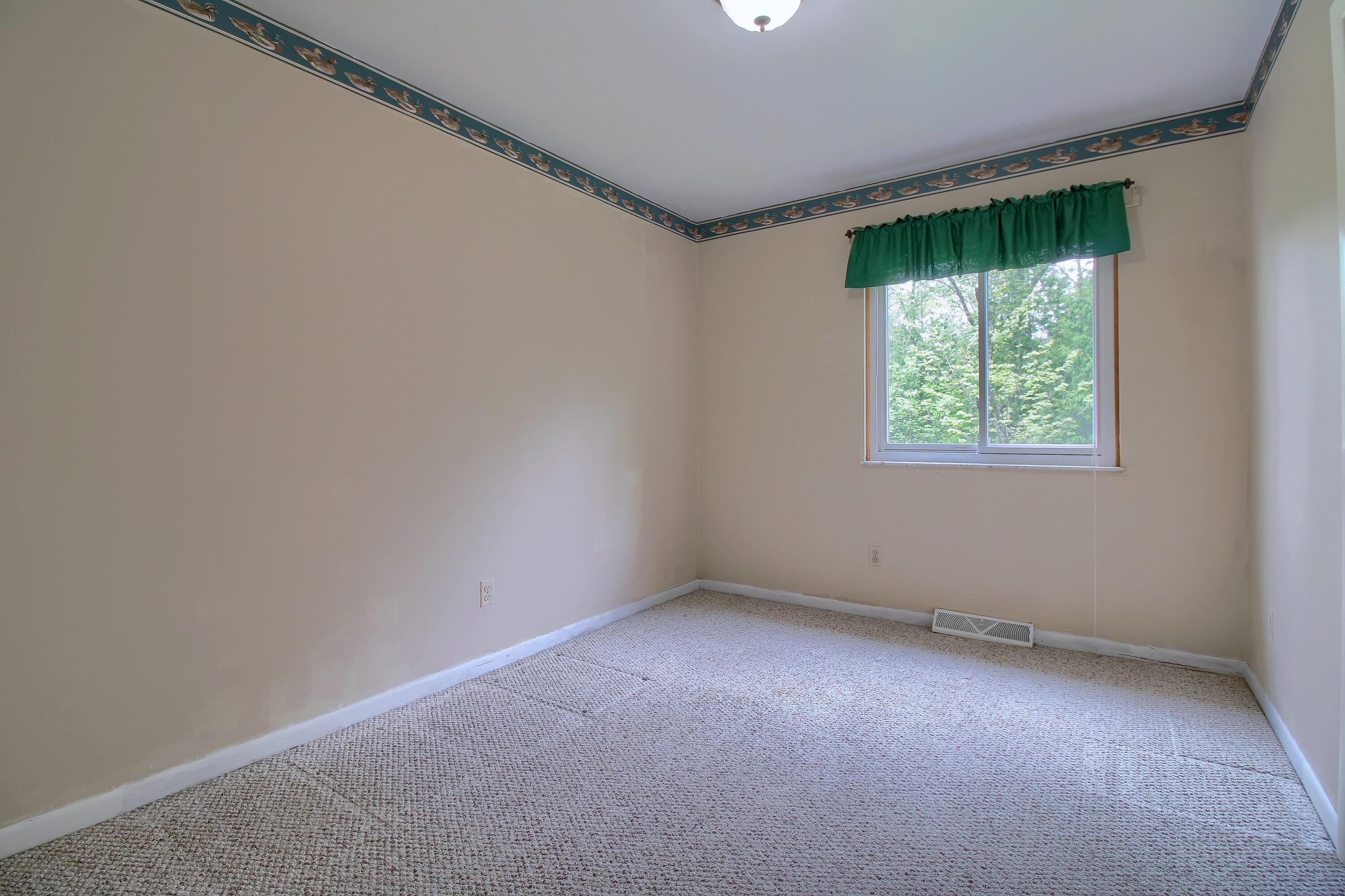 39 Judd Road Milan, MI 48160 - Photo 24 of 32 2nd-Bedroom
