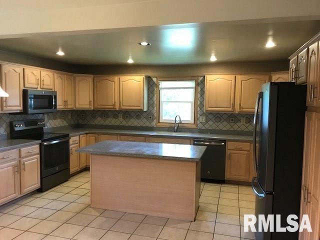 6033 West Pfeiffer Road Bartonville, IL 61607 - Photo 14 of 30
