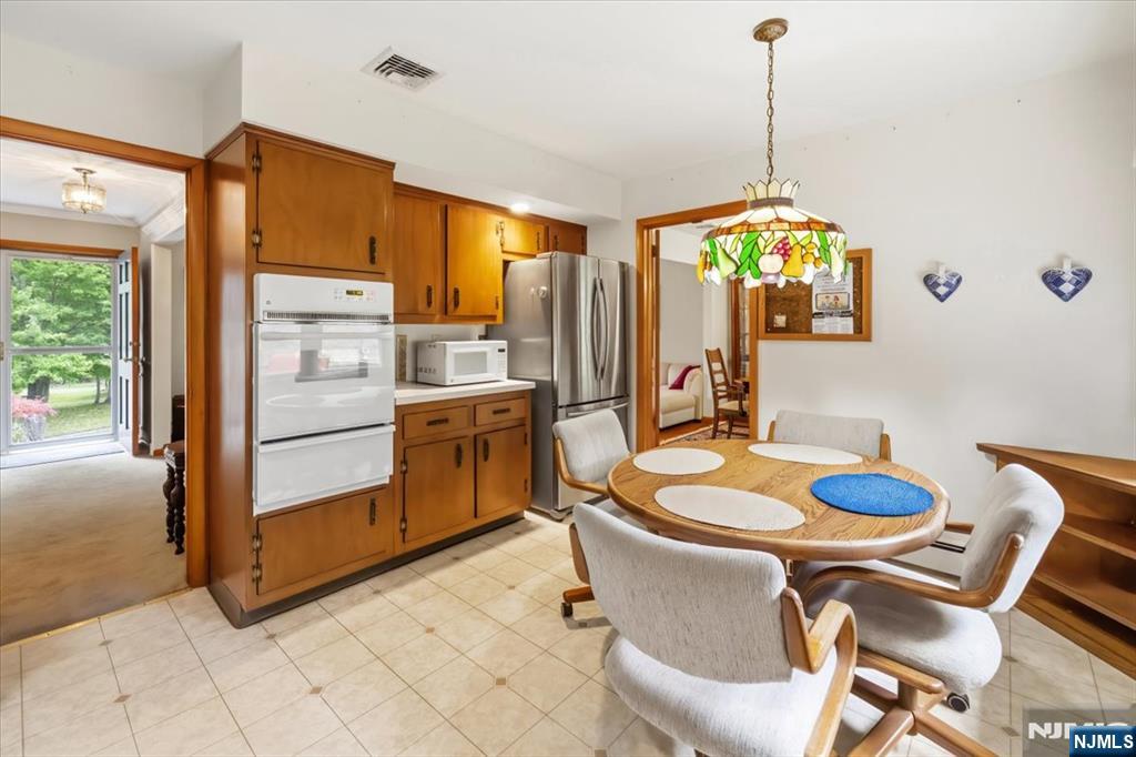 641 Antrim Road River Vale, NJ 07675 - Photo 11 of 45