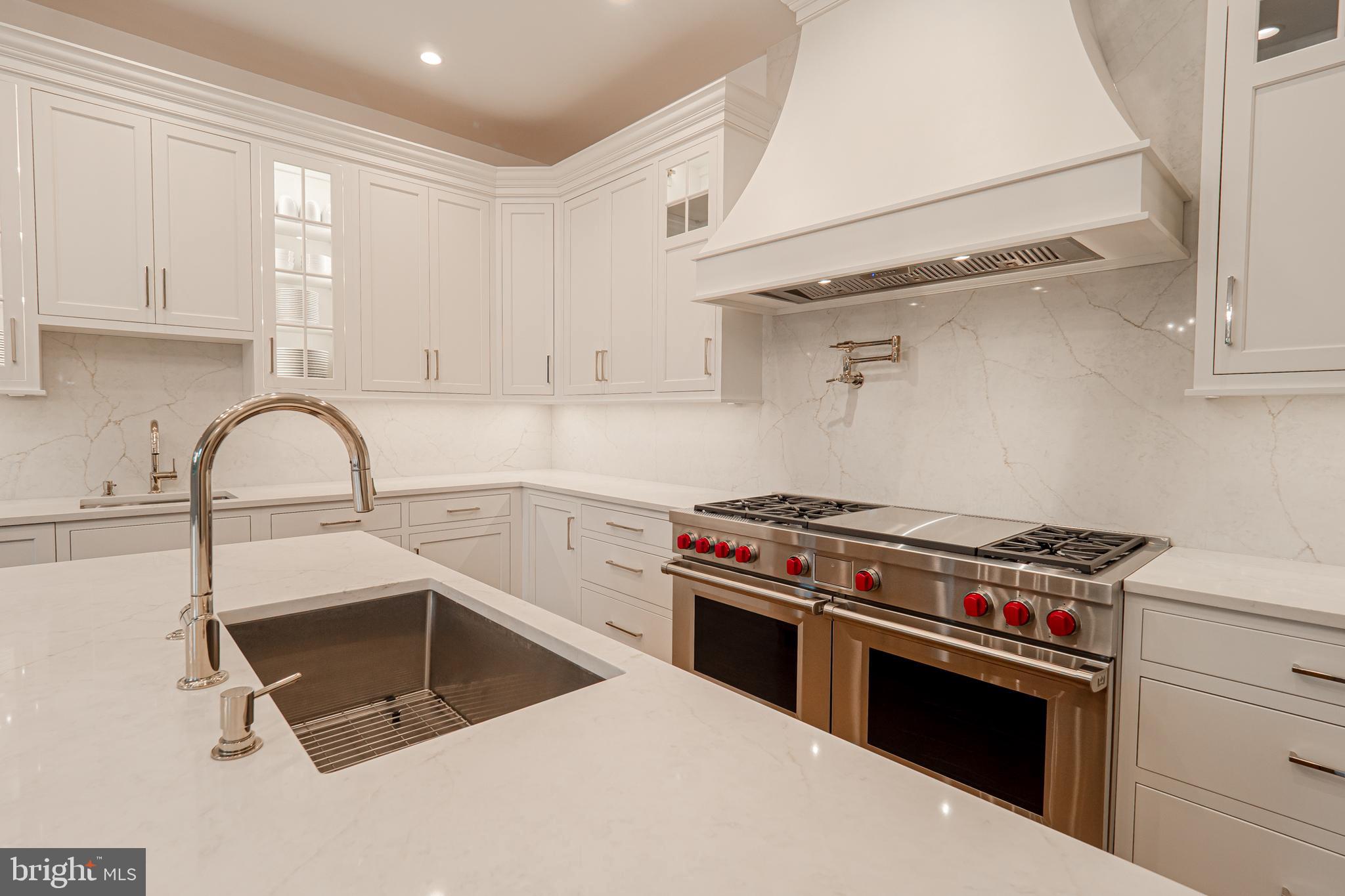 32 Oakland Road Chadds Ford, PA 19317 - Photo 15 of 76 Double Oven and Pot Filler