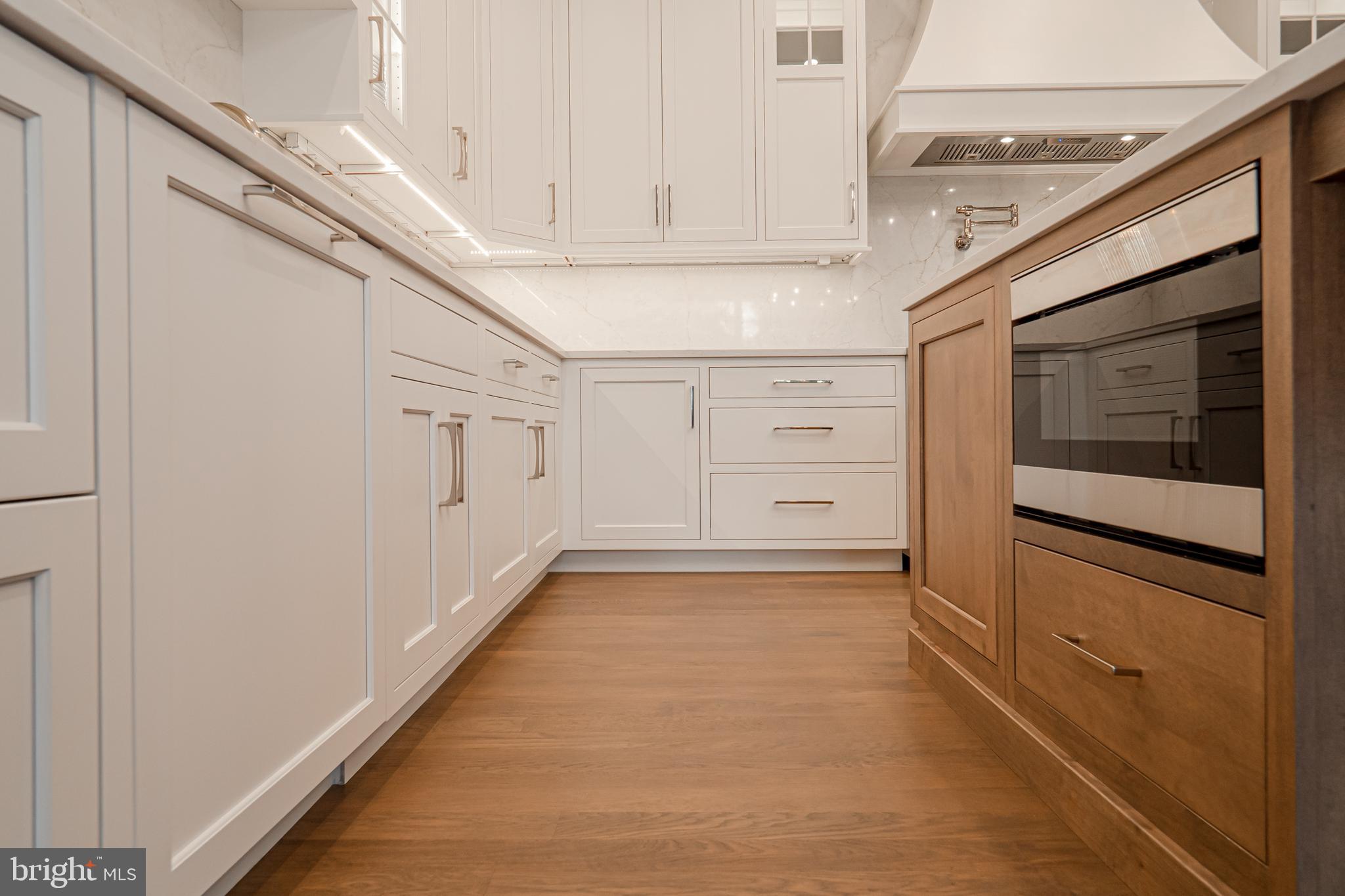 32 Oakland Road Chadds Ford, PA 19317 - Photo 18 of 76 Built-in Microwave