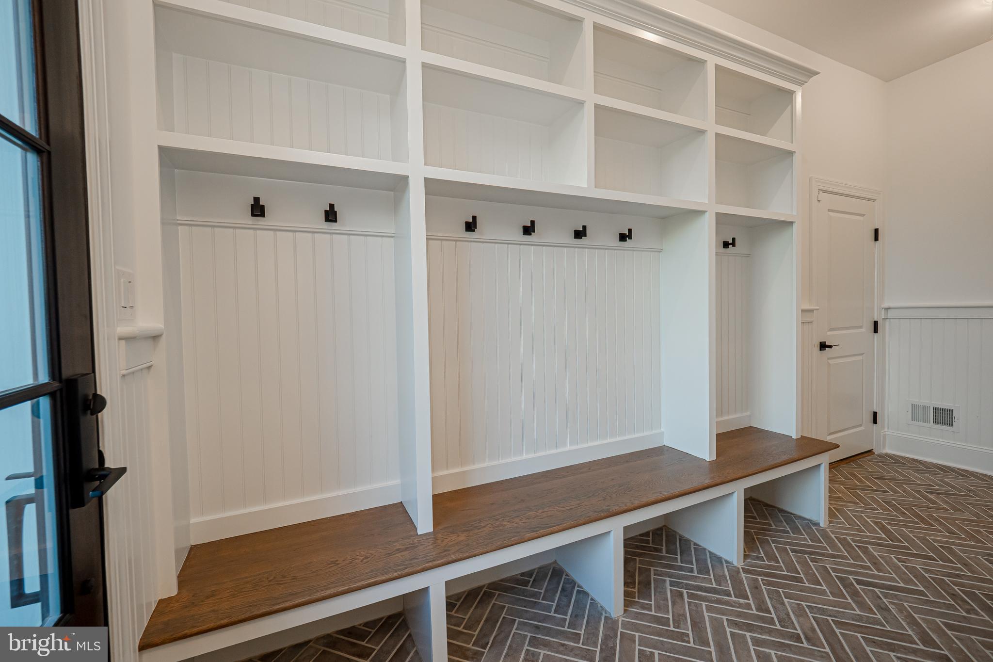 32 Oakland Road Chadds Ford, PA 19317 - Photo 27 of 76 Mudroom Built-In's