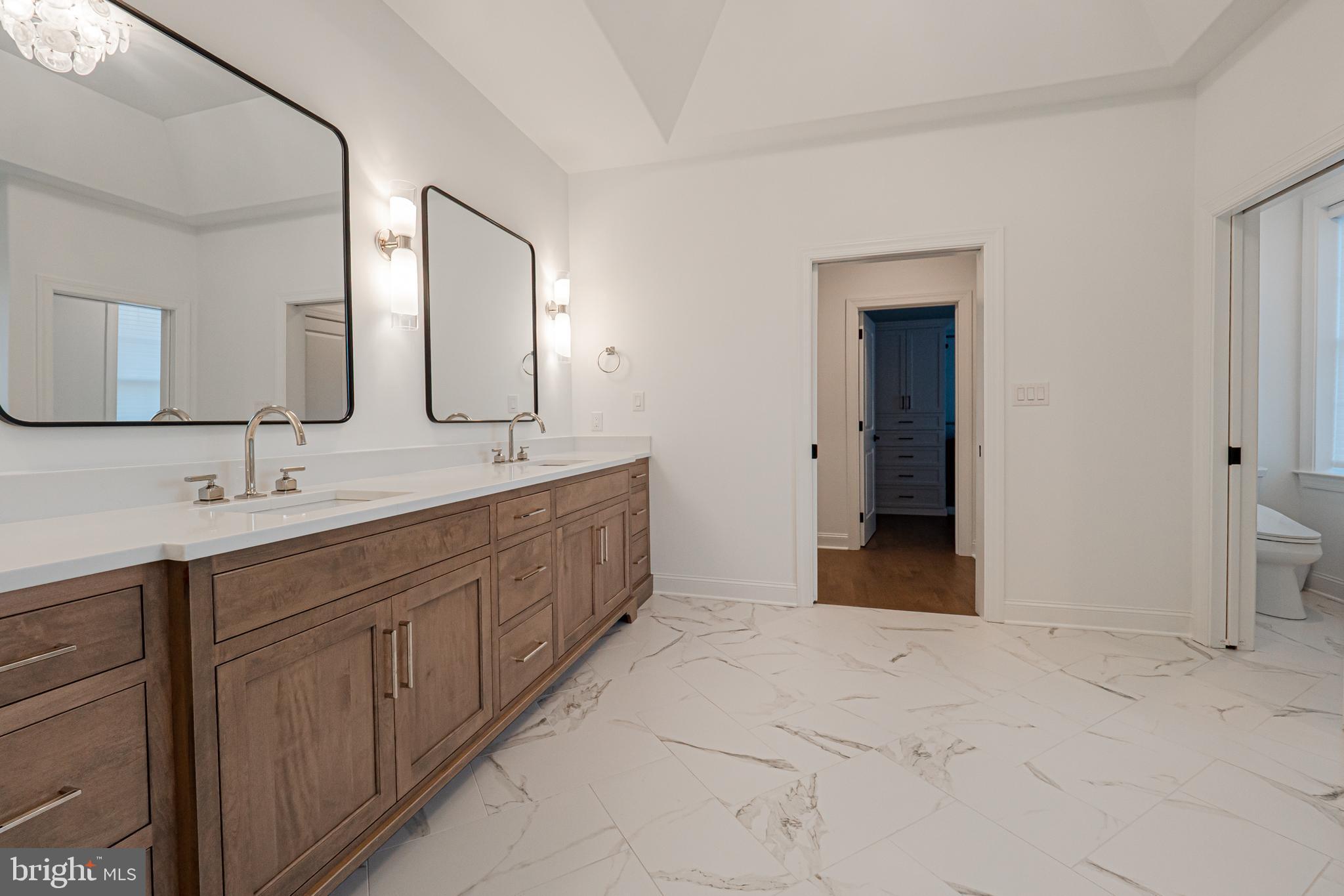 32 Oakland Road Chadds Ford, PA 19317 - Photo 39 of 76 Access to walk in closets