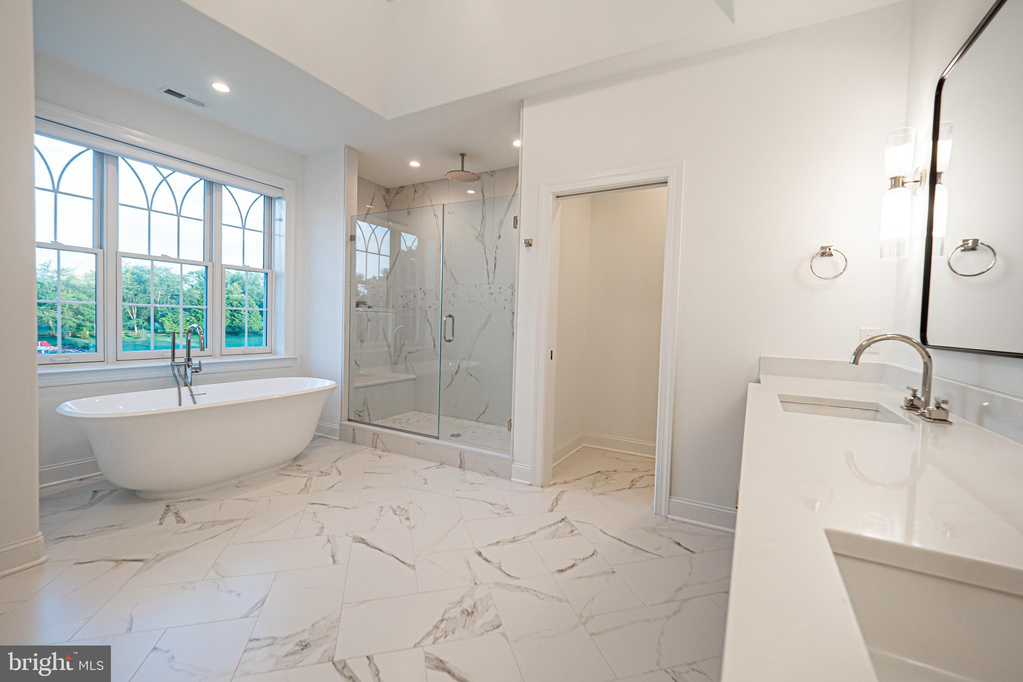 32 Oakland Road Chadds Ford, PA 19317 - Photo 40 of 76 Spacious, Spa like bath