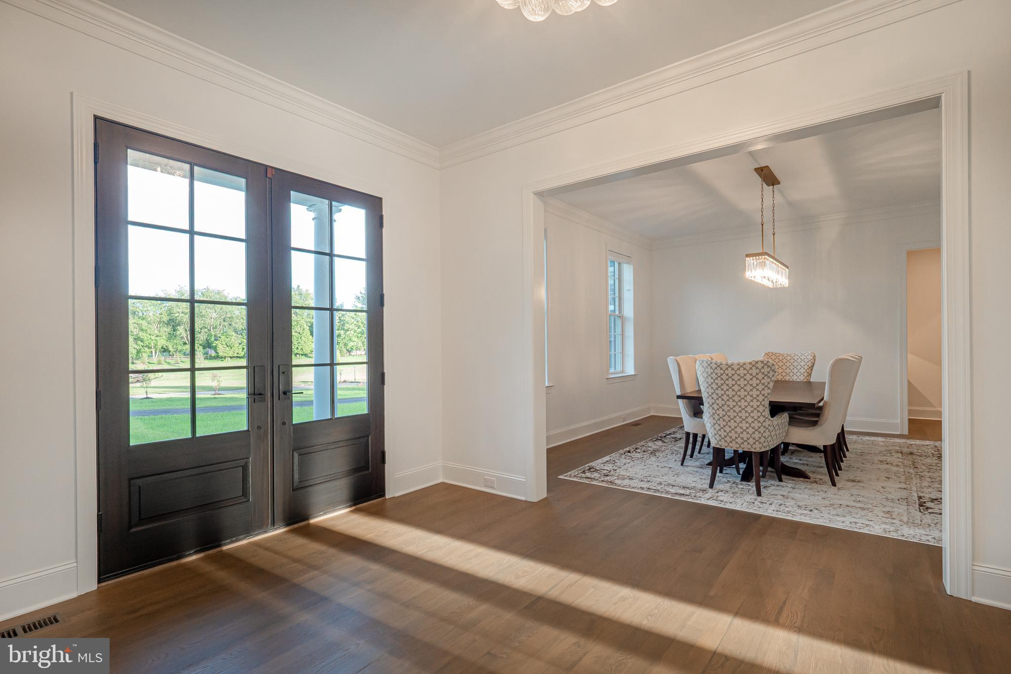 32 Oakland Road Chadds Ford, PA 19317 - Photo 5 of 76 Front Entry into dining