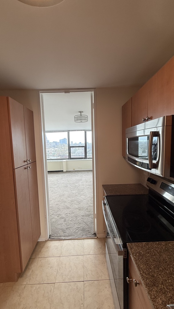 1850 North Clark Street, Unit 810 Chicago, IL 60614 - Photo 3 of 14
