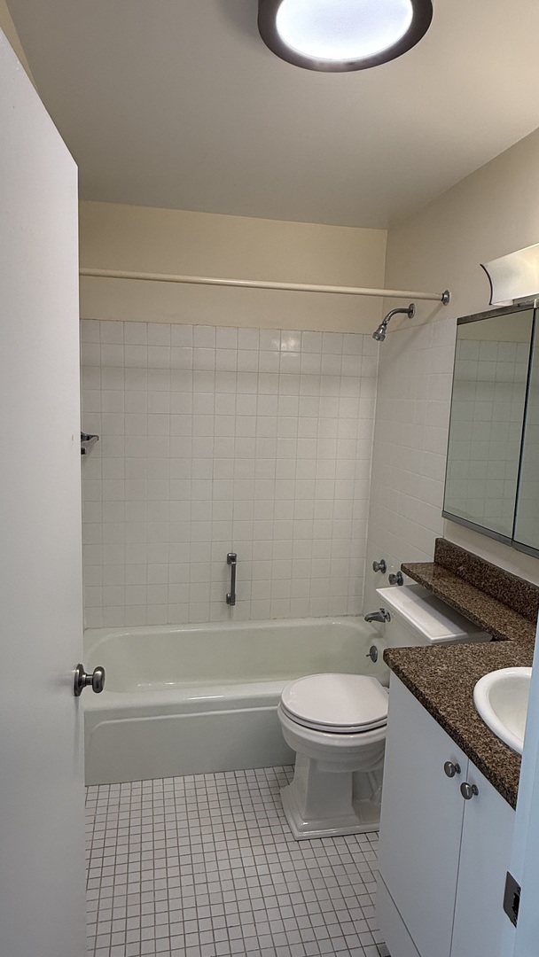 1850 North Clark Street, Unit 810 Chicago, IL 60614 - Photo 6 of 14